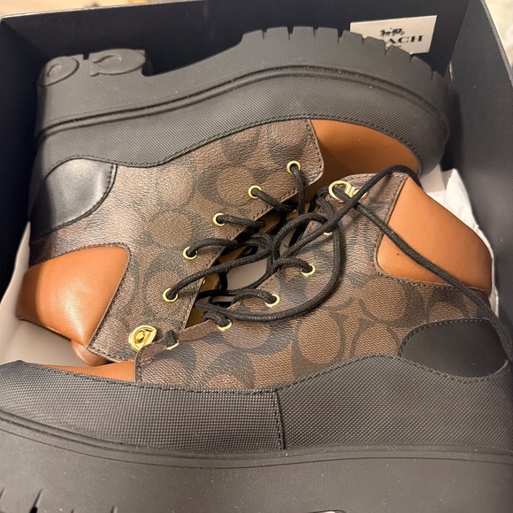 COACH Boots - Picture 2 of 4